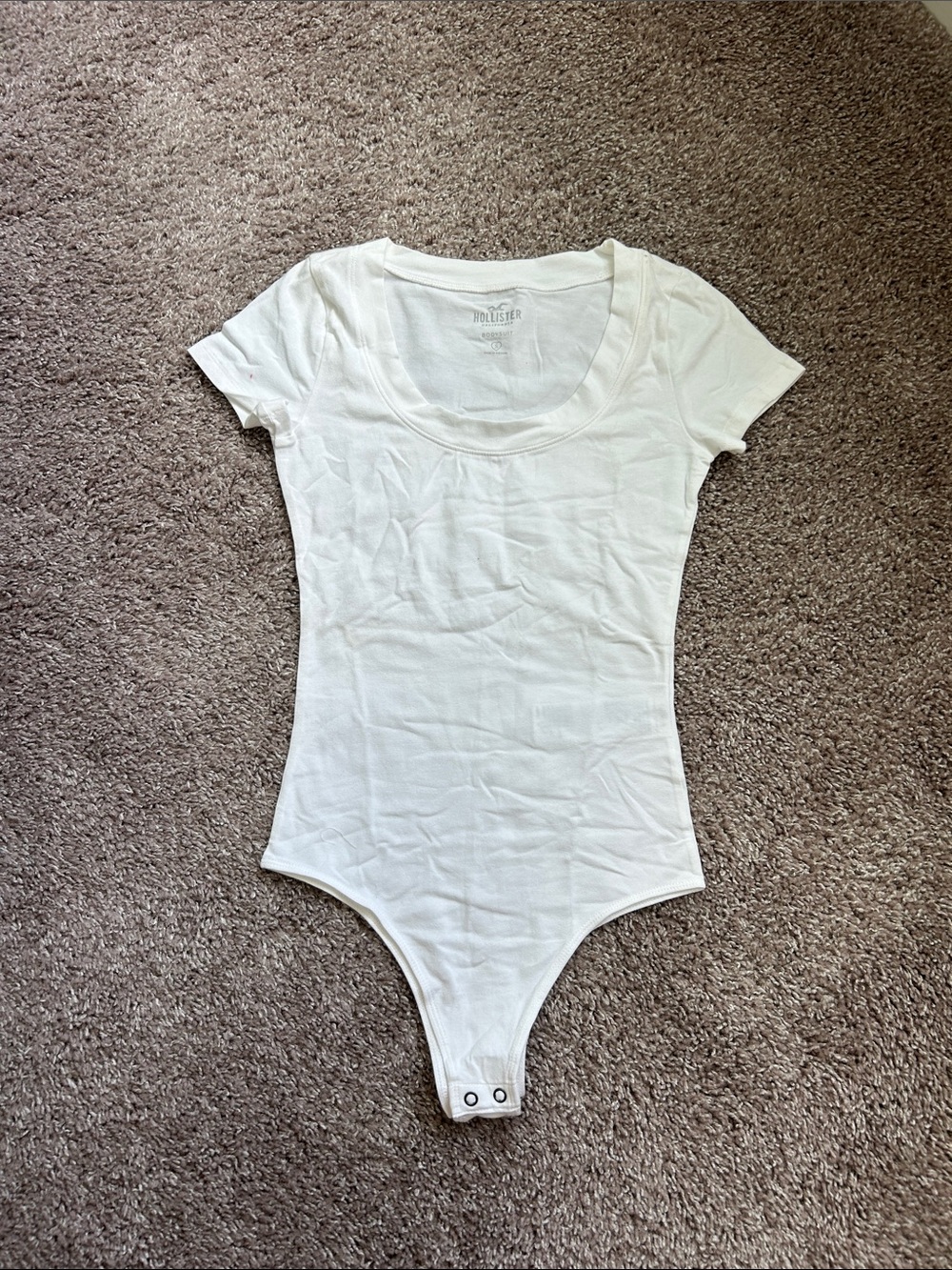 Hollister White Scoop Neck Bodysuit